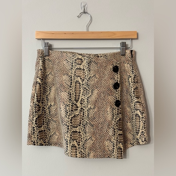 HAUTE Monde Reptile Print Skort Mini Skirt - Picture 1 of 8